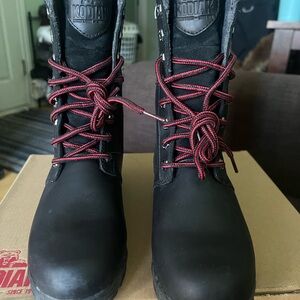 Kodiak Black Boots with Burgundy Laces